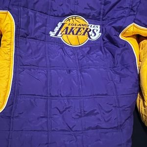 Nice kids jacket lakers logo doble side